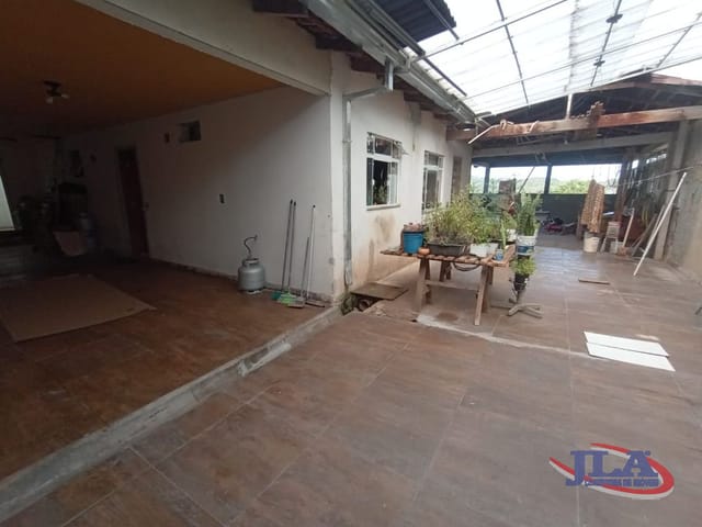 Casa 6 quartos e 3 banheiros, à venda, no bairro Jardim Ana Rosa I em Colombo