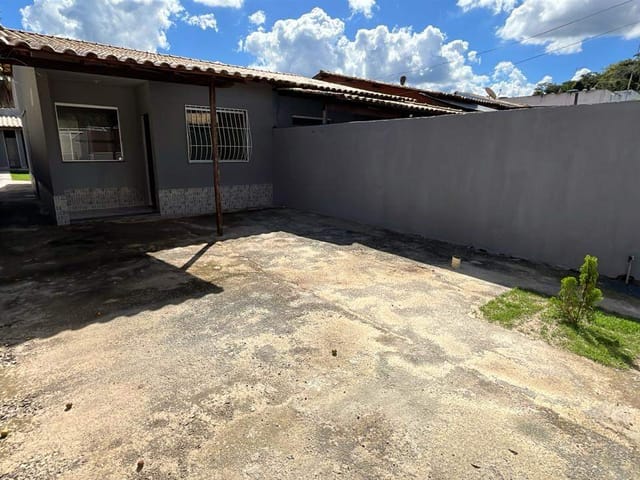 Casa 2 quartos e 2 banheiros, à venda, no bairro Floresta Encantada em Esmeraldas