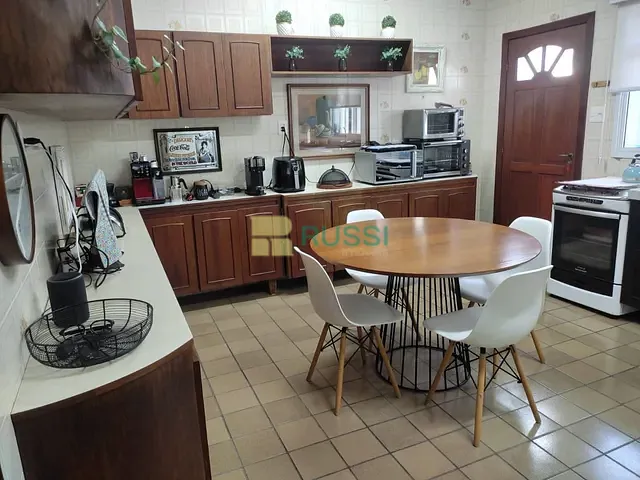 Casa com 360m² 4 quartos e 5 banheiros, à venda, no bairro Jardim das Colinas em São José dos Campos