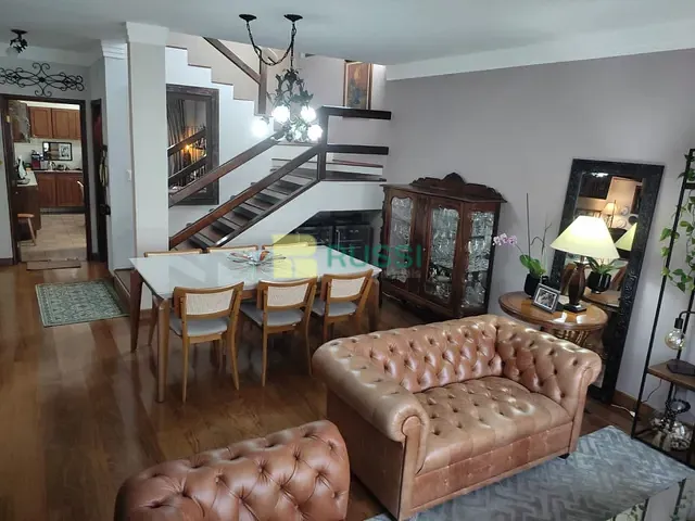 Casa com 360m² 4 quartos e 5 banheiros, à venda, no bairro Jardim das Colinas em São José dos Campos