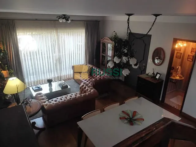 Casa com 360m² 4 quartos e 5 banheiros, à venda, no bairro Jardim das Colinas em São José dos Campos