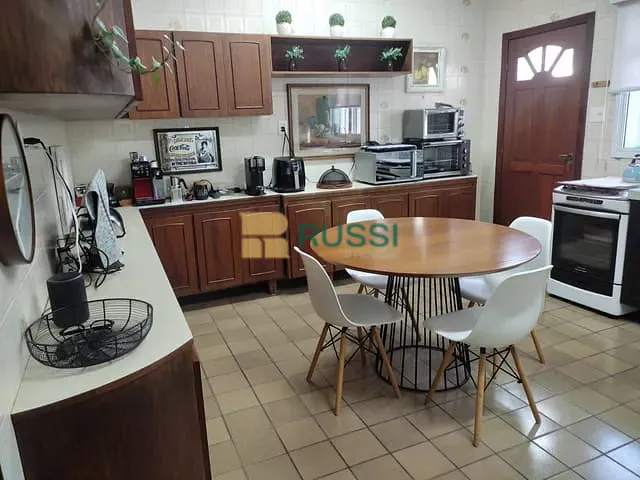 Casa com 360m² 4 quartos e 5 banheiros, à venda, no bairro Jardim das Colinas em São José dos Campos