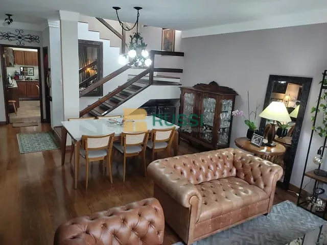 Casa com 360m² 4 quartos e 5 banheiros, à venda, no bairro Jardim das Colinas em São José dos Campos