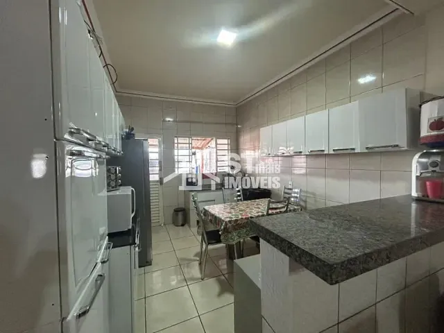 Casa com 180m² 2 quartos e 1 banheiro, à venda, no bairro Jardim Rio Negro em Andradas
