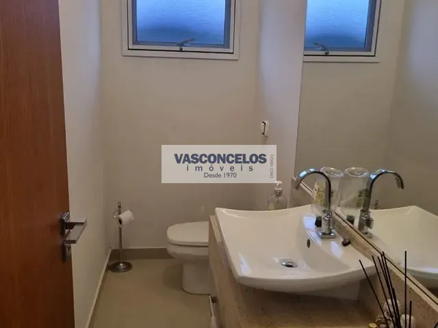 Casa com 250m² 4 quartos e 5 banheiros, à venda, no bairro Urbanova em São José dos Campos