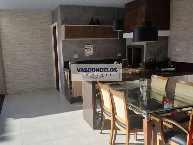 Casa com 250m² 4 quartos e 5 banheiros, à venda, no bairro Urbanova em São José dos Campos