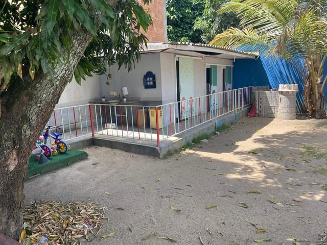 Casa à venda ou para alugar, no bairro Parque Califórnia em Campos dos Goytacazes