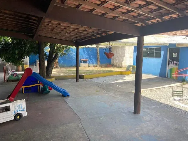 Casa à venda, no bairro Parque Califórnia em Campos dos Goytacazes