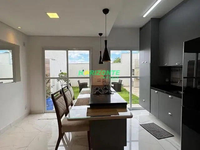 Casa com 145m² 3 quartos e 3 banheiros, à venda, no bairro Urbanova em São José dos Campos