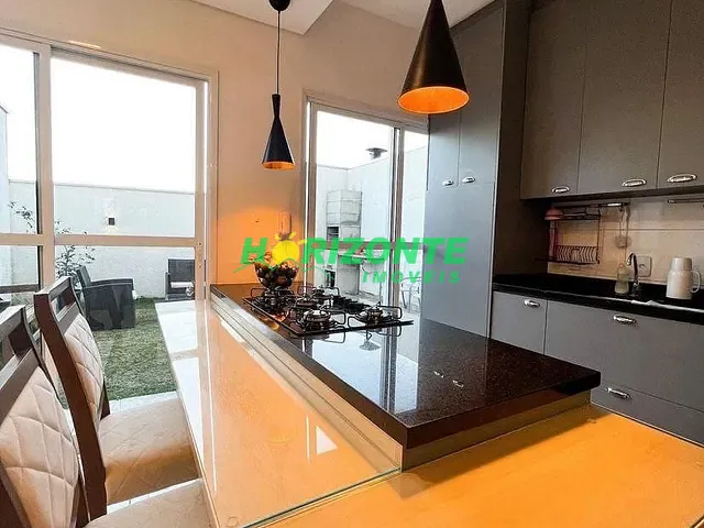 Casa com 145m² 3 quartos e 3 banheiros, à venda, no bairro Urbanova em São José dos Campos
