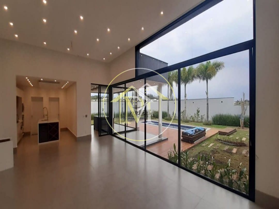 Casa à venda com 4 quartos, 500m² - Foto 1
