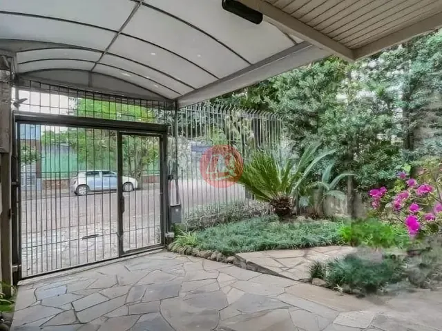 Casa com 220m² 3 quartos e 2 banheiros, à venda, no bairro Rio Branco em Porto Alegre