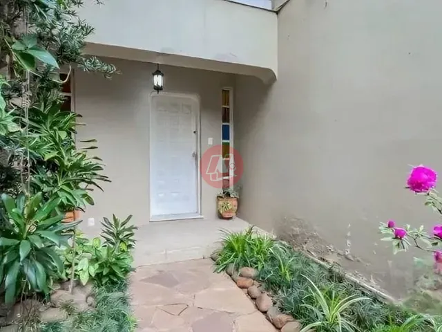 Casa com 220m² 3 quartos e 2 banheiros, à venda, no bairro Rio Branco em Porto Alegre