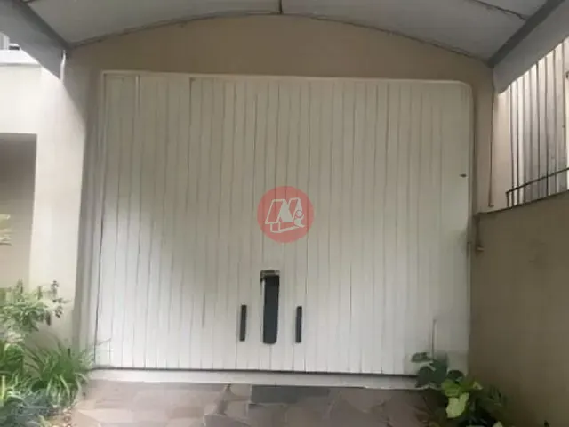 Casa com 220m² 3 quartos e 2 banheiros, à venda, no bairro Rio Branco em Porto Alegre