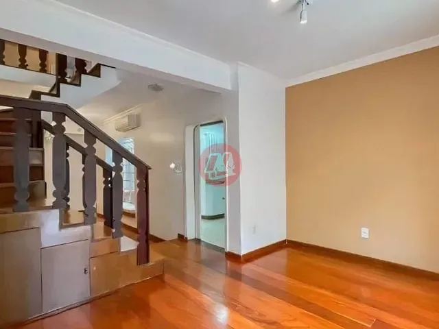 Casa com 220m² 3 quartos e 2 banheiros, à venda, no bairro Rio Branco em Porto Alegre