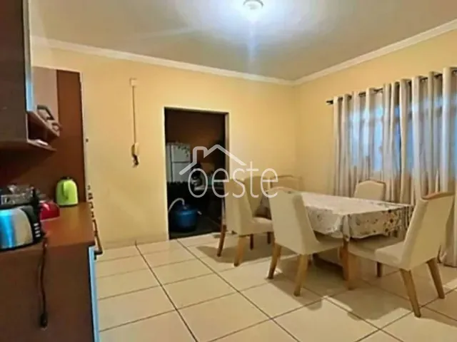 Casa com 250m² 2 quartos e 2 banheiros, à venda, no bairro Vila Mac Knight em Santa Bárbara D'Oeste