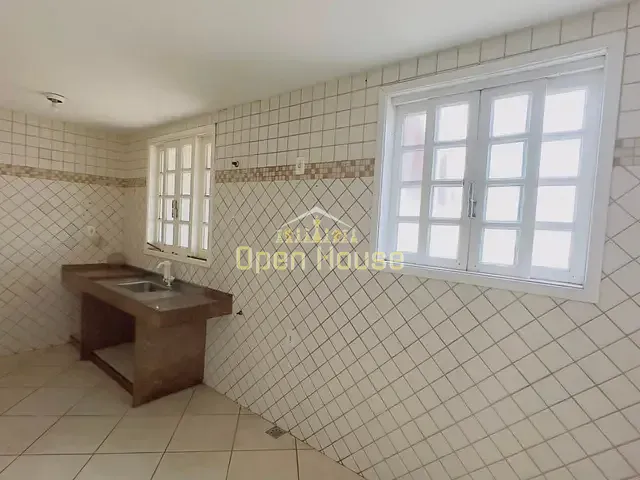 Casa com 91m² 3 quartos e 3 banheiros, à venda, no bairro Jardim Amália em Volta Redonda
