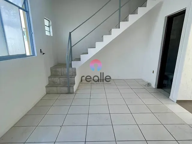Casa 2 quartos e 1 banheiro, para alugar, no bairro Parque Xangri-Lá em Contagem