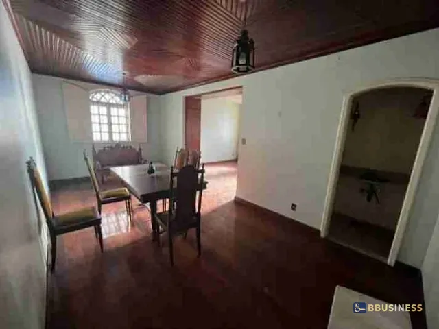 Casa 4 quartos e 3 banheiros, à venda ou para alugar, no bairro Parque Turf Club em Campos dos Goytacazes