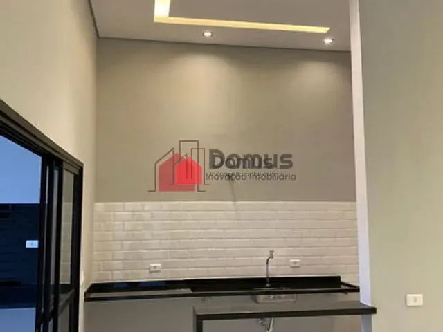 Casa com 190m², à venda, no bairro Vila Prado em Pindamonhangaba