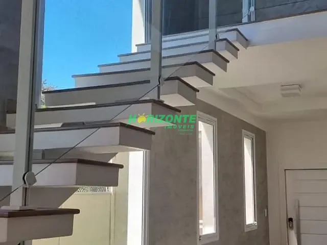 Casa com 298m² 3 quartos e 4 banheiros, à venda, no bairro Urbanova em São José dos Campos