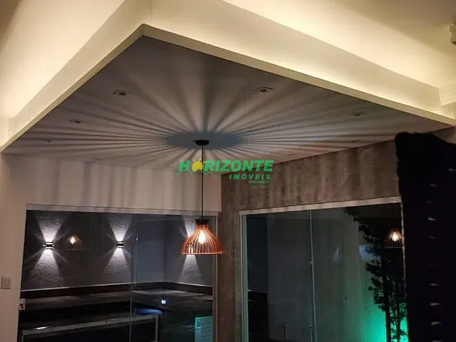 Casa com 298m² 3 quartos e 4 banheiros, à venda, no bairro Urbanova em São José dos Campos