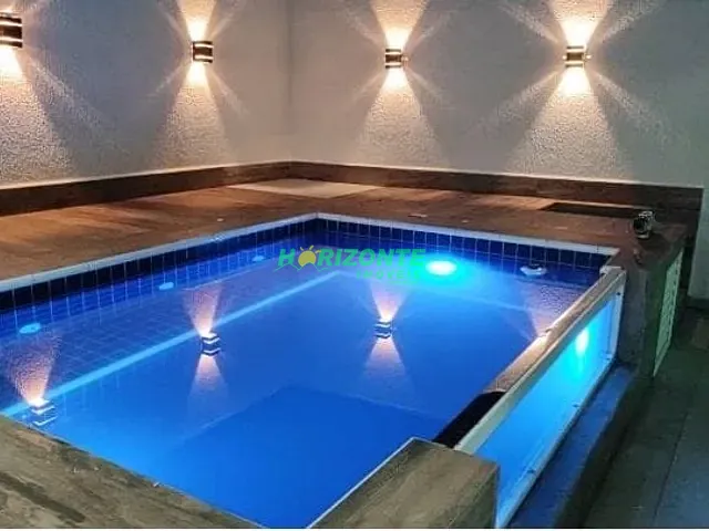 Casa com 298m² 3 quartos e 4 banheiros, à venda, no bairro Urbanova em São José dos Campos