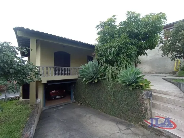 Casa com 960m² 8 quartos e 5 banheiros, à venda, no bairro Abranches em Curitiba