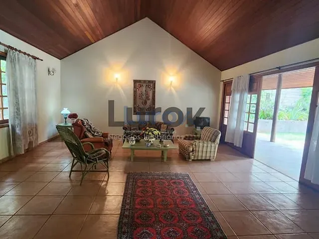 Casa com 1200m² 4 quartos e 2 banheiros, à venda ou para alugar, no bairro Joapiranga em Valinhos