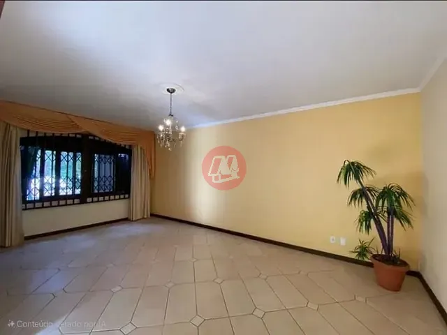 Casa com 270m² 5 quartos e 4 banheiros, para alugar, no bairro Partenon em Porto Alegre