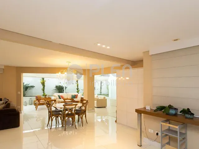Casa 4 quartos e 6 banheiros, à venda, no bairro Horto Florestal em São Paulo