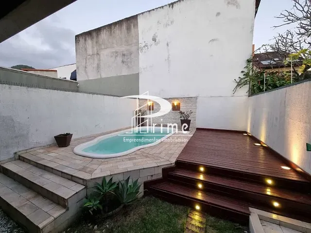 Casa com 180m² 3 quartos e 3 banheiros, à venda, no bairro Piratininga em Niterói
