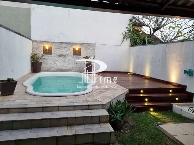 Casa com 180m² 3 quartos e 3 banheiros, à venda, no bairro Piratininga em Niterói