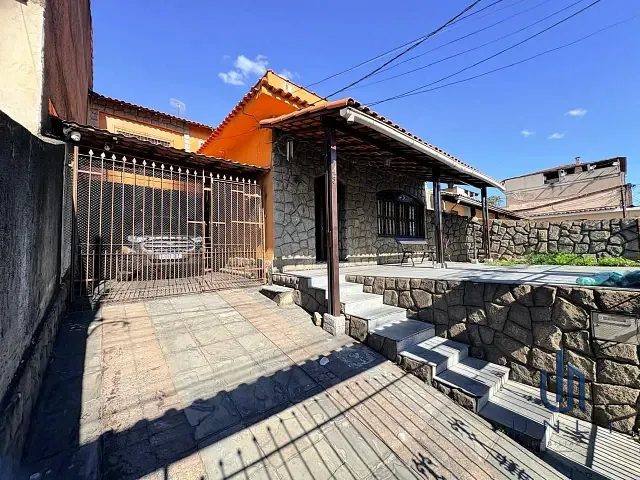 Casa 3 quartos e 3 banheiros, à venda, no bairro Conforto em Volta Redonda