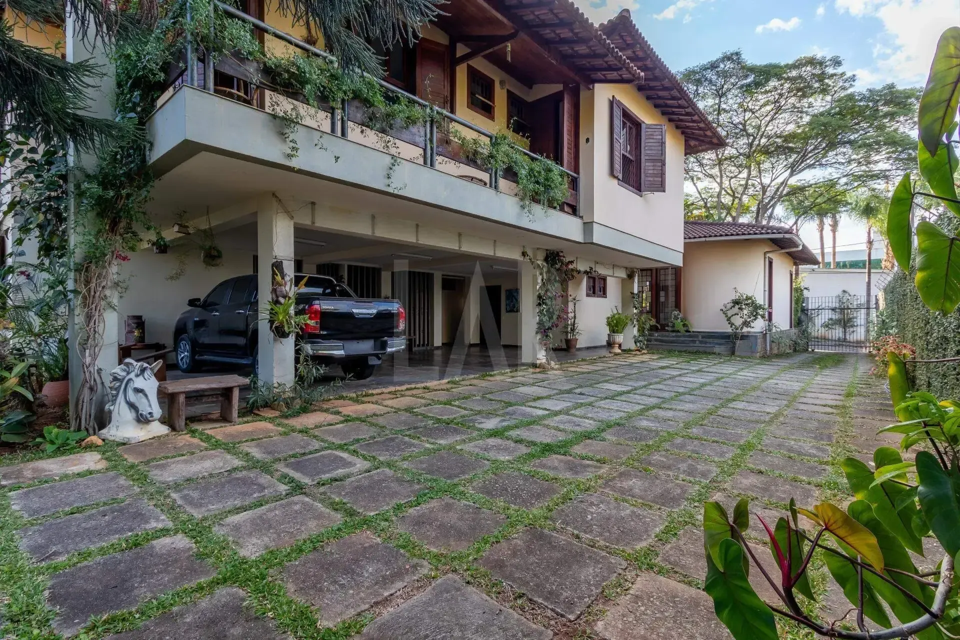 Casa para venda e locação, com 4 quartos, 2 suítes, com 640 m2 de área construída, alto padrão, Bandeirantes (Pampulha), Belo Horizonte, MG miniatura 10