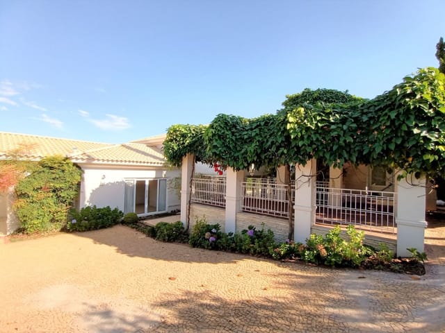 Casa com 2000m², à venda, no bairro Jardim Recanto do Bosque em São João da Boa Vista