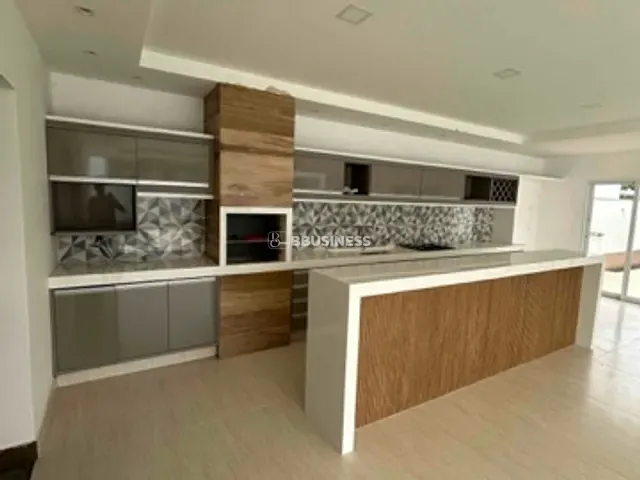 Casa com 600m² 4 quartos e 5 banheiros, à venda, no bairro Parque Rodoviário em Campos dos Goytacazes