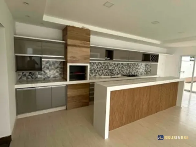 Casa com 600m² 4 quartos e 5 banheiros, à venda, no bairro Parque Rodoviário em Campos dos Goytacazes