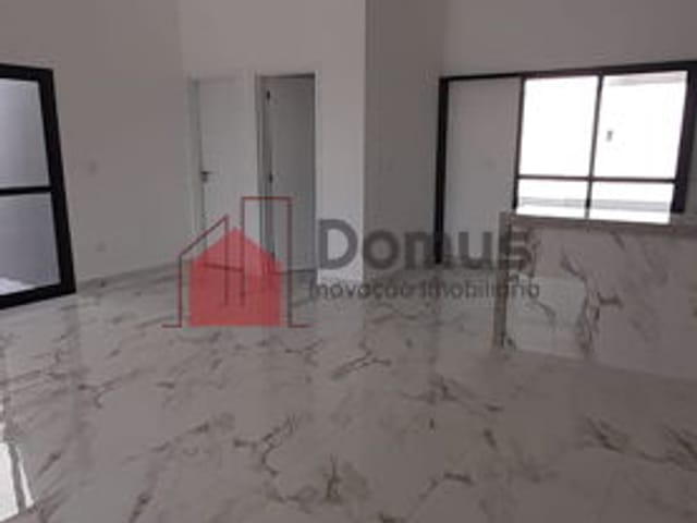 Casa com 186m², à venda, no bairro Residencial Vila Romana em Pindamonhangaba