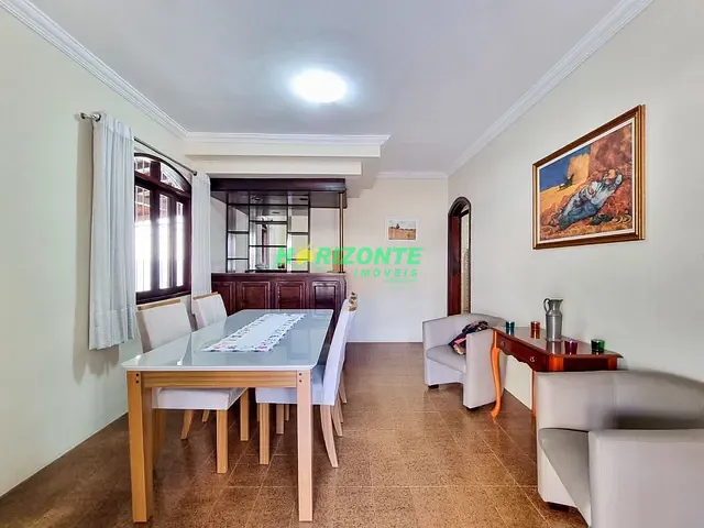 Casa com 275m² 4 quartos e 3 banheiros, à venda, no bairro Bosque dos Eucaliptos em São José dos Campos
