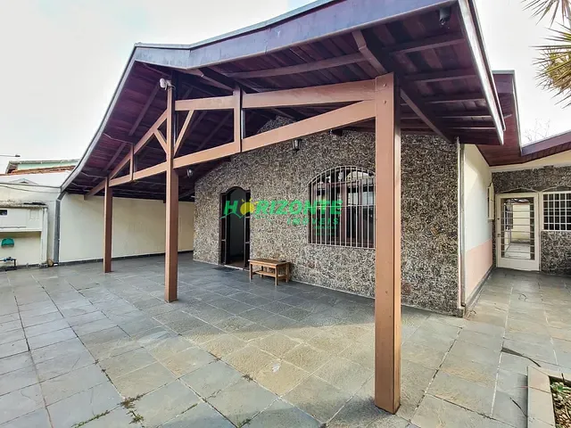 Casa com 275m² 4 quartos e 3 banheiros, à venda, no bairro Bosque dos Eucaliptos em São José dos Campos