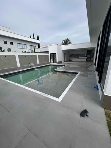 Casa com 600m² 4 quartos e 5 banheiros, à venda, no bairro Parque Rodoviário em Campos dos Goytacazes