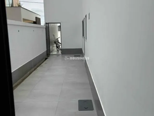Casa com 600m² 4 quartos e 5 banheiros, à venda, no bairro Parque Rodoviário em Campos dos Goytacazes