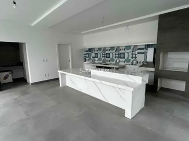 Casa com 600m² 4 quartos e 5 banheiros, à venda, no bairro Parque Rodoviário em Campos dos Goytacazes