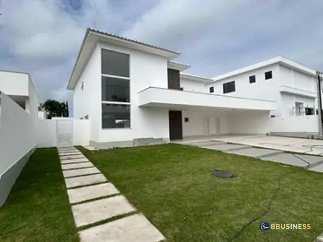 Casa com 600m² 4 quartos e 5 banheiros, à venda, no bairro Parque Rodoviário em Campos dos Goytacazes
