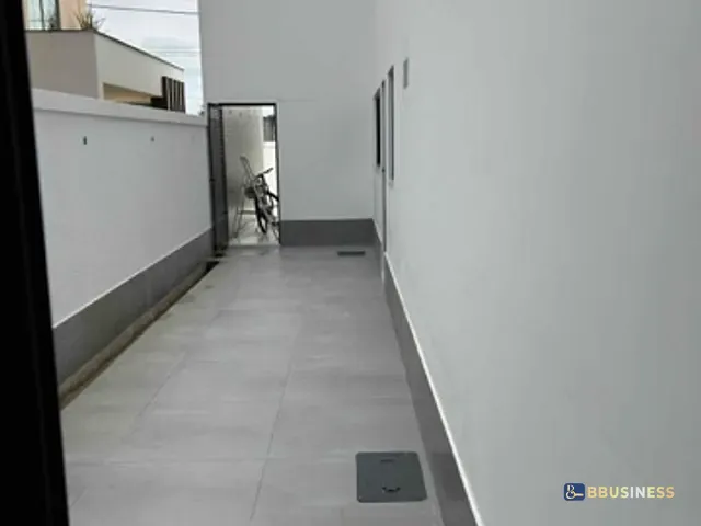 Casa com 600m² 4 quartos e 5 banheiros, à venda, no bairro Parque Rodoviário em Campos dos Goytacazes