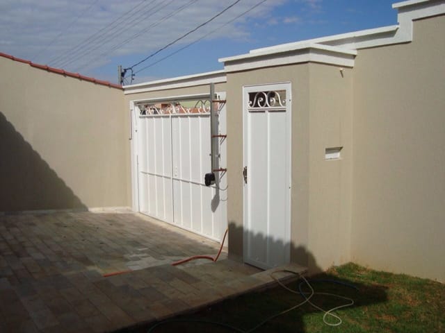 Foto do Casa - CASA para Venda
RESIDENCIAL NOVA FLORESTA, GUAXUPÉ
3 dormitórios sendo 1 suíte, 1 sala, 2 banheiros, 4 vagas
290 m² construída, 360 m² total.
obs.: Imagens dos Móveis apenas ilustrativas. | Guaxupé Imóveis Ltda