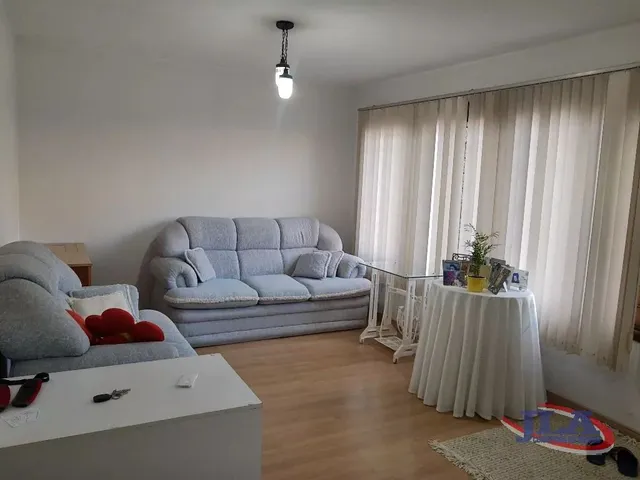 Casa com 330m² 3 quartos e 2 banheiros, à venda, no bairro São Lourenço em Curitiba