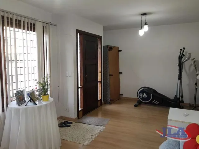 Casa com 330m² 3 quartos e 2 banheiros, à venda, no bairro São Lourenço em Curitiba