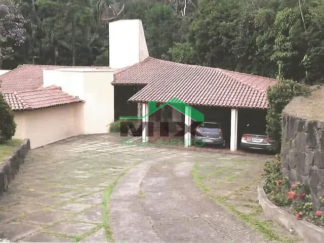 Casa com 495m² 4 quartos e 3 banheiros, à venda, no bairro Dos Finco em São Bernardo do Campo